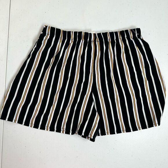 NWT Jenna & Jessie 2Pc Yellow Butterfly Top and Black Striped Shorts Set Size 10 - Picture 10 of 11